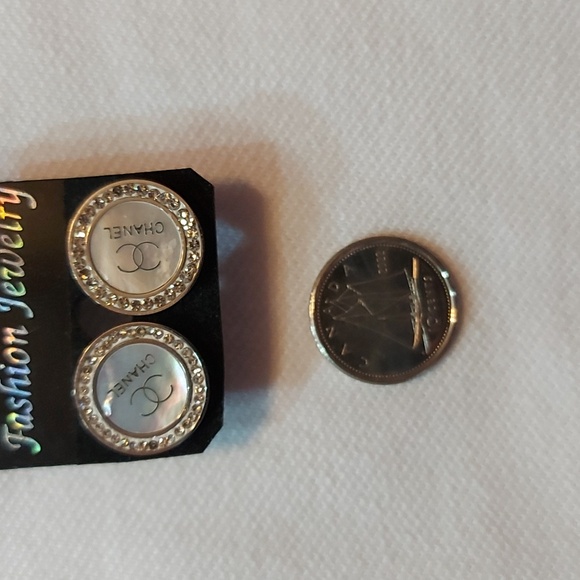 Woman's earrings - Picture 6 of 6